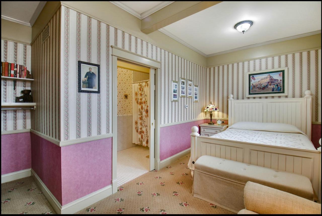 Carnegie Hall Boutique Hotel Ladysmith Εξωτερικό φωτογραφία
